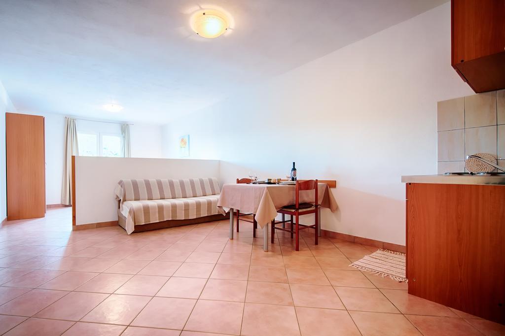 Apartments Bruna Lastovo Rum bild